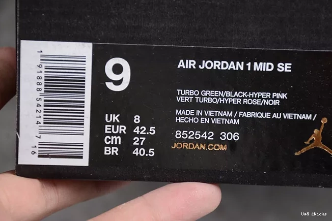 3504 Jordan Air South Minimalist Mid 272 1 852542- Beach 0825